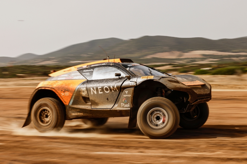 JULY 09: Emma Gilmour (NZL) / Tanner Foust (USA), NEOM McLaren Extreme E during the Island X-Prix on July 09, 2023. (Photo by Andrew Ferraro / LAT Images)