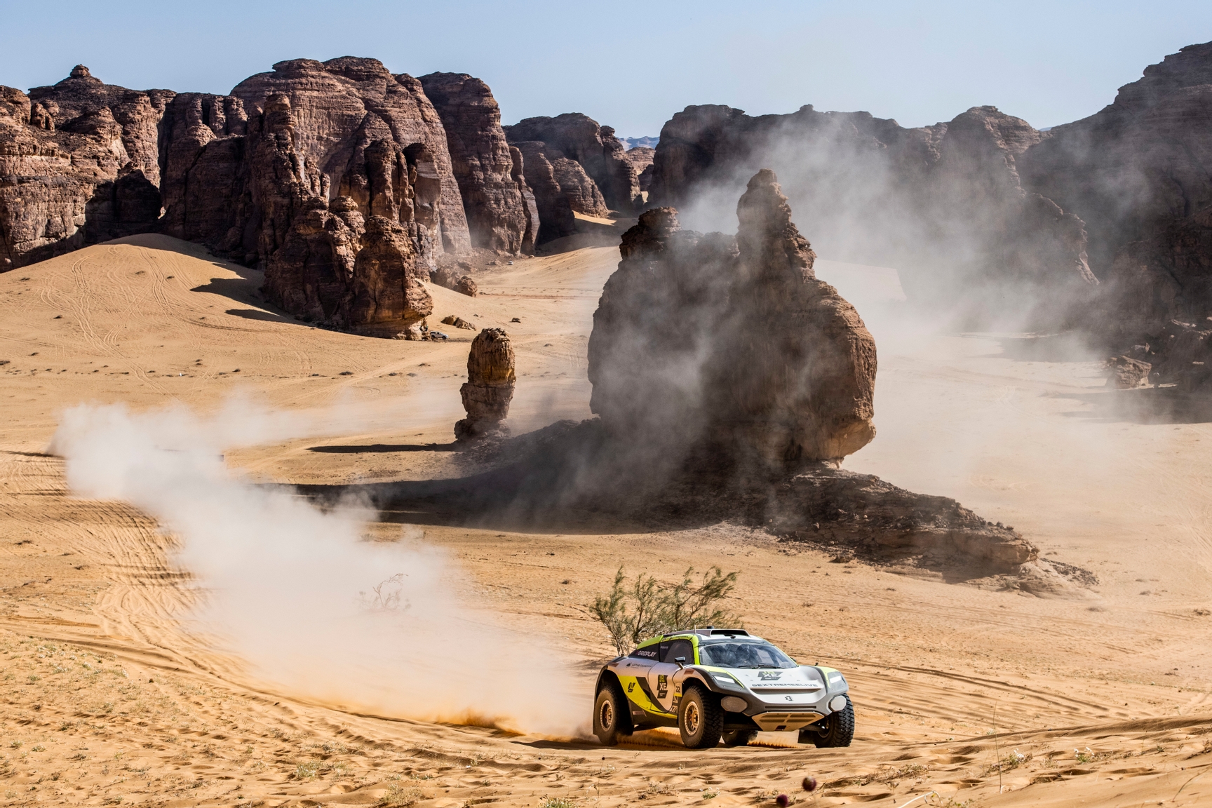 ALULA, SAUDI ARABIA - APRIL 04: Mikaela Ahlin-Kottulinsky (SWE)/Jenson Button (GBR), JBXE Extreme-E Team during the Desert X-Prix at AlUla on April 04, 2021 in AlUla, Saudi Arabia. (Photo by Charly Lopez / LAT Images)