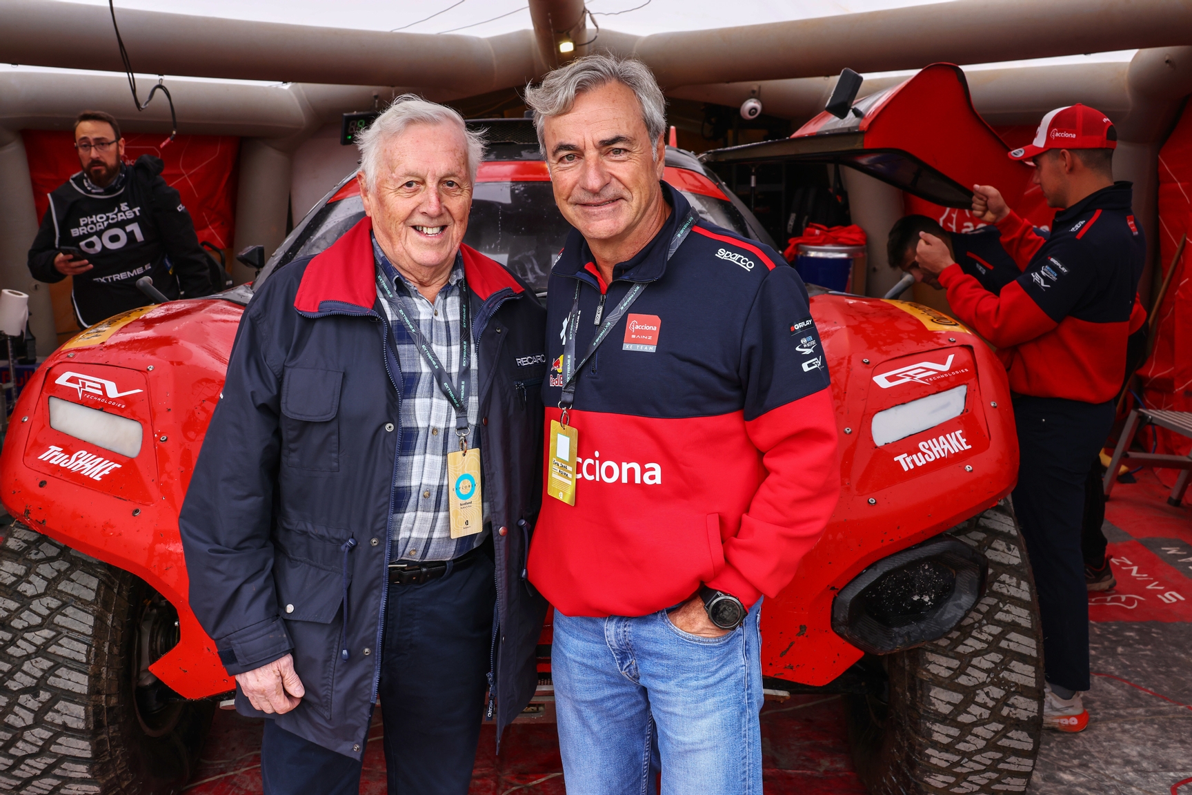 DUMFRIES AND GALLOWAY JULY 13: Jimmy McRae and Carlos Sainz, Acciona | Sainz XE Team during the Hydro X-Prix on July 13, 2024 in Dumfries and Galloway. (Photo by Colin McMaster / LAT Images)