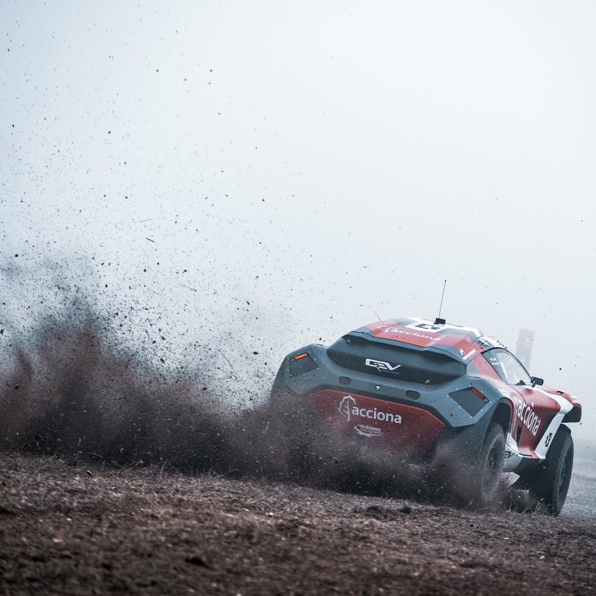 |Photographer: Charly Lopez|Event: Preseason Testing|Circuit: MotorLand Aragon|Location: Alcaniz|Series: Extreme E|Country: Spain|Season: 2020|Keyword: 2020|Team: Acciona Sainz XE Team|Car: Spark ODYSSEY 21|Driver: Carlos Sainz|Driver: Laia Sanz|