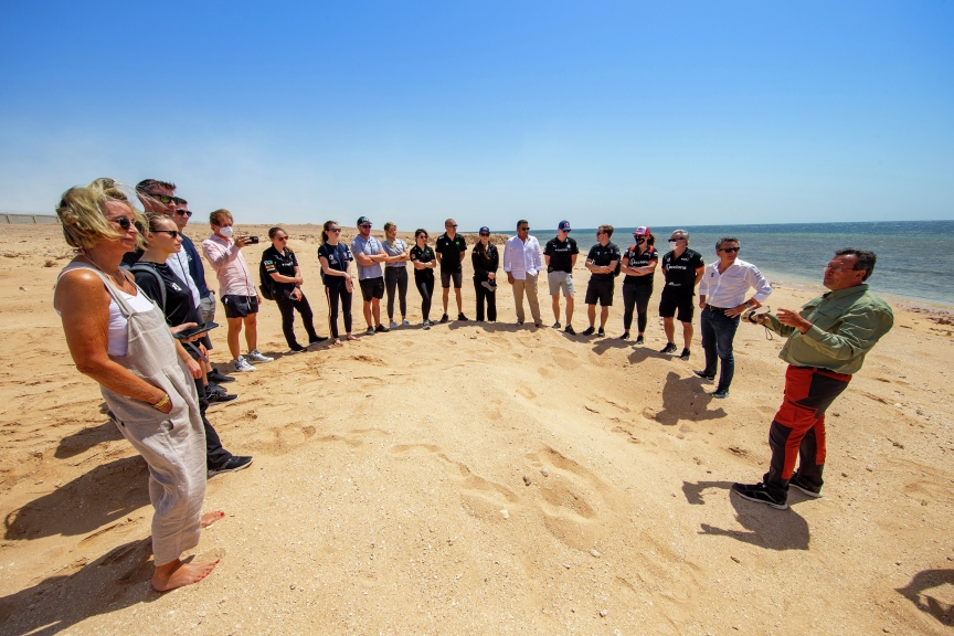 MARCH 31: The drivers attend a briefing on the beach during the Saudi Arabia on March 31, 2021. (Photo by Colin McMaster / LAT Images)