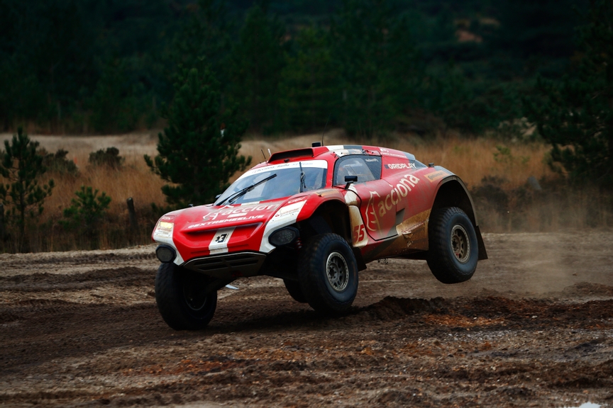 DECEMBER 16: Laia Sanz/Carlos Sainz (ESP), Acciona | Sainz XE Team during the Jurassic X-Prix on December 16, 2021. (Photo by Sam Bloxham / LAT Images)