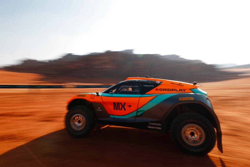 FEBRUARY 20: Emma Gilmour (NZL) / Tanner Foust (USA), McLaren Extreme E during the Saudi Arabia on February 20, 2022. (Photo by Sam Bloxham / LAT Images)