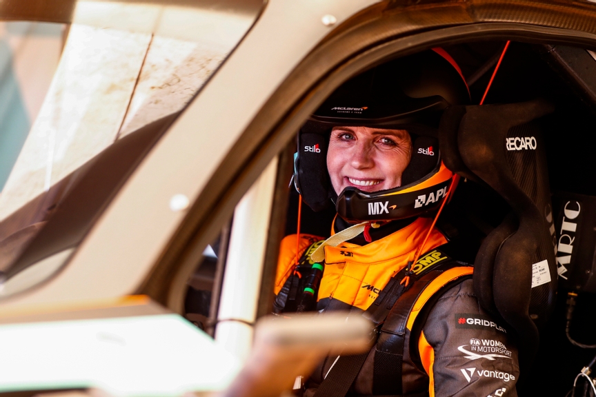 FEBRUARY 16: Emma Gilmour (NZL), McLaren Extreme E during the Saudi Arabia on February 16, 2022. (Photo by Carl Bingham / LAT Images)