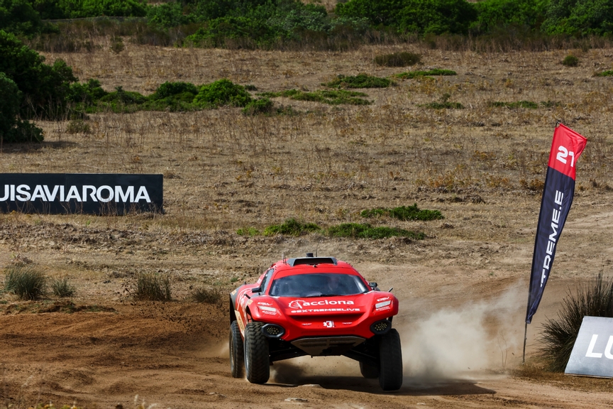 JULY 06: Laia Sanz (ESP) / Carlos Sainz (ESP), Acciona | Sainz XE Team during the Sardinia on July 06, 2022. (Photo by Colin McMaster / LAT Images)