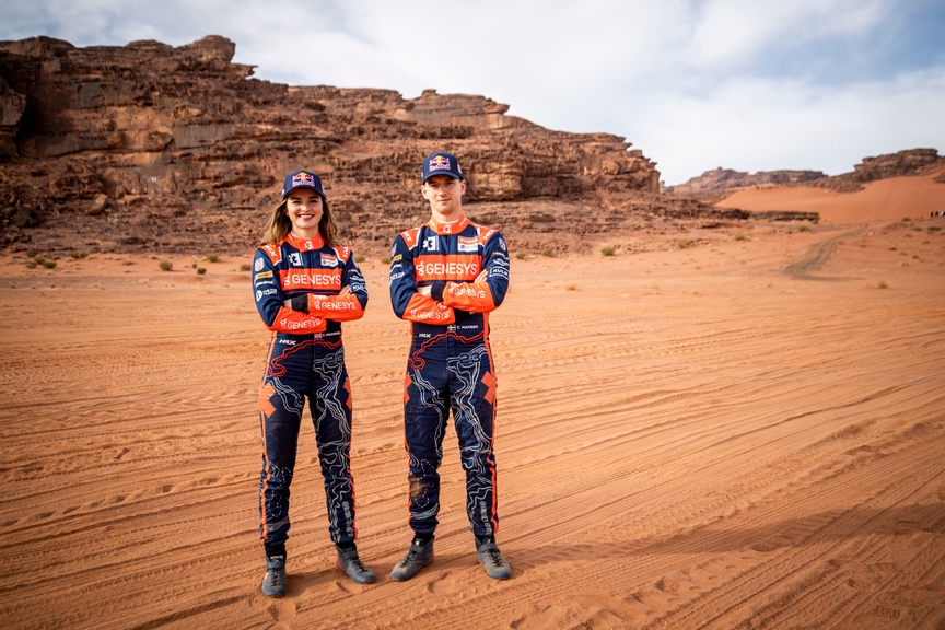 FEBRUARY 17: Catie Munnings (GBR), Genesys Andretti United Extreme E, and Timmy Hansen (SWE), Genesys Andretti United Extreme E during the Saudi Arabia on February 17, 2022. (Photo by Sam Bloxham / LAT Images)